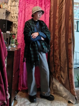 「UNIQLO（ユニクロ）のアイテム（ニット/セーター、グリーン系）」を使った、くらのすけさん（レディース・158cm）の春コーディネート