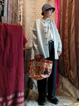 「ADAM ET ROPE'（アダムエロペ）のアイテム（カーディガン/ボレロ、ブルー系）」を使った、くらのすけさん（レディース・158cm）の春コーディネート