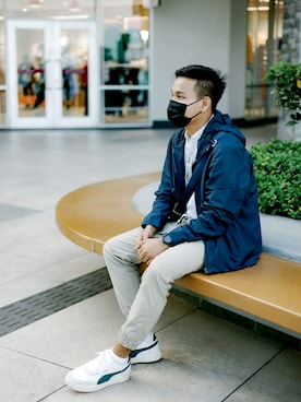 「CASIO（カシオ）のアイテム」を使った、チョーテ リンさん（メンズ・173cm）の冬コーディネート