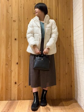 「DRESKIP（ドレスキップ）の【洗える/高レビュー】きれいめスタイルに 女性らしく好印象 Vネックニット（ニット/セーター、グリーン系）」を使った、m.さん（レディース・161cm）の冬コーディネート