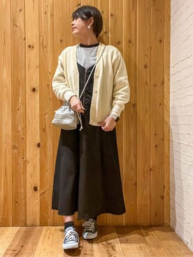 「SHOO・LA・RUE（シューラルー）の【洗える/S-LL】ドライタッチが心地よい 畦編みVネックカーディガン（カーディガン/ボレロ、ホワイト系）」を使った、m.さん（レディース・161cm）の冬コーディネート