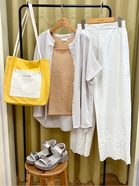 「SHOO・LA・RUE（シューラルー）の【洗える/プチプラ】大人の抜け感をプラスする バンドカラーシャツ（シャツ/ブラウス、グレー系）」を使った、くりまろんさん（レディース・165cm）の夏コーディネート