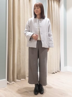 「grove（グローブ）の【ウール混】軽やかに羽織れるショートコート（ノーカラーコート、グレー系）」を使った、おみつさん（レディース・160cm）の秋コーディネート