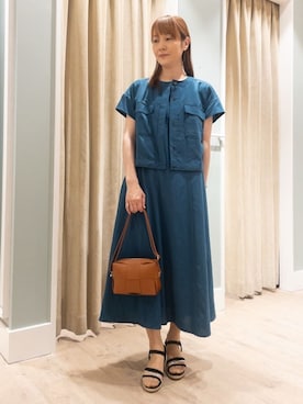 「grove（グローブ）の【品よく着こなす、大人のワークスタイル】ワークジャケット×ワンピースセット（ワンピース、ブルー系）」を使った、おみつさん（レディース・160cm）の春コーディネート