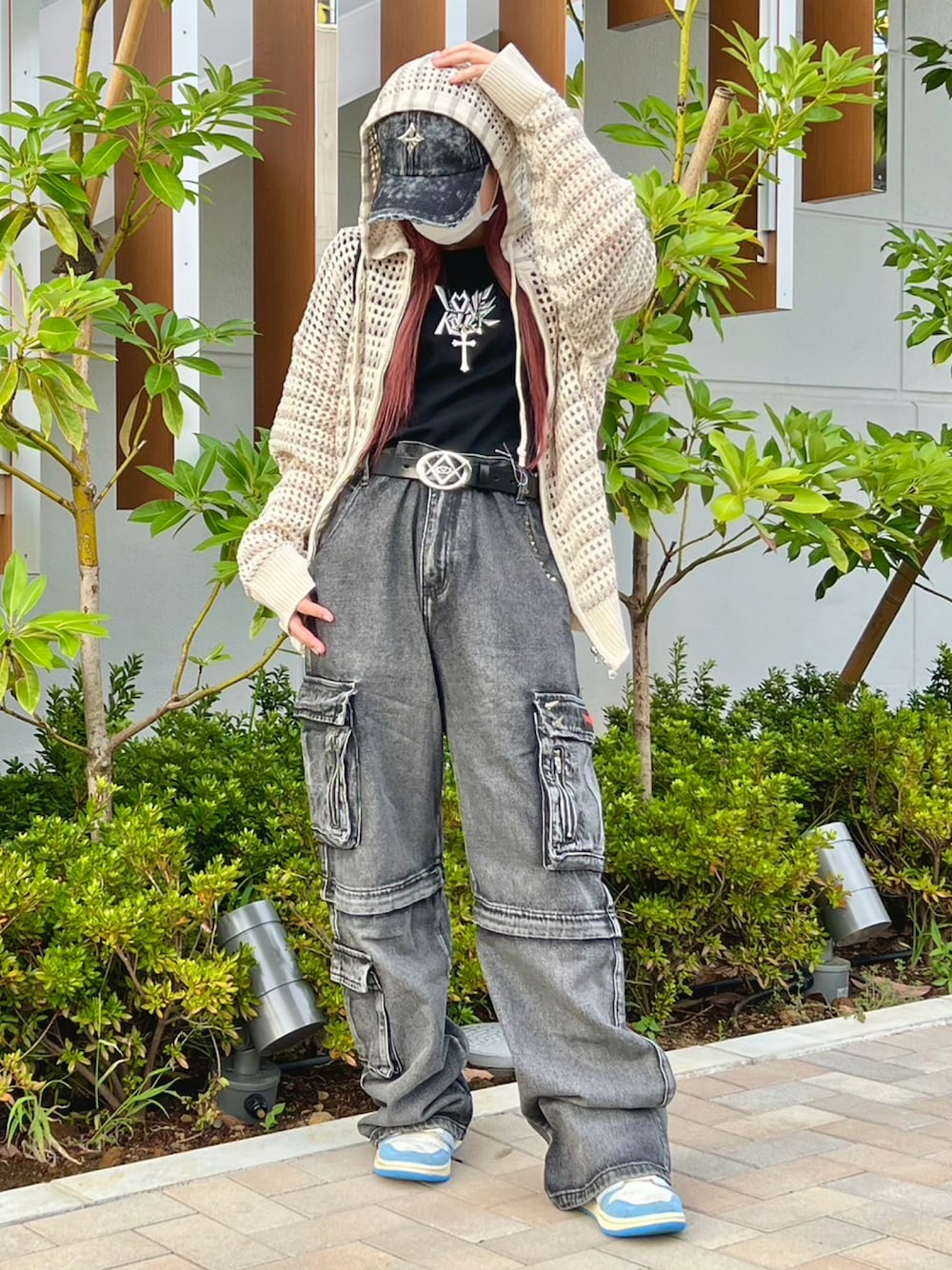 「秋服準備はじめました、クロップドトップス、デニムパンツ、キャップ、メッシュ、シースルー、今日のコーデ、カジュアル」｜「LOVE KILLERのアイテム（パンツ、グレー系）」を使った、A'GEM/9越谷レイクタウンさん（メンズ・170cm）の夏コーディネートの1枚目の写真
