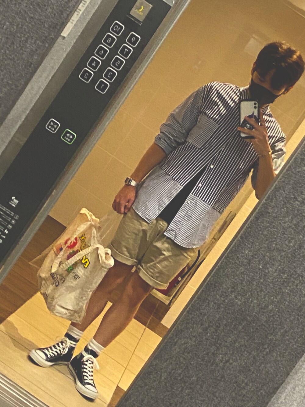 「ショートパンツ、コンバース、UNIQLO+J」｜「CONVERSEの【CONVERSE】ALLSTAR HI（スニーカー、ブラック系）」を使った、みんさん（メンズ・175cm）の夏コーディネートの1枚目の写真