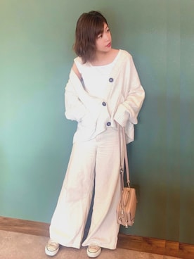 「H&M（エイチ・アンド・エム）のアイテム（カーディガン/ボレロ、ホワイト系）」を使った、𝕪𝕦𝕟𝕒さん（レディース・165cm）の秋コーディネート
