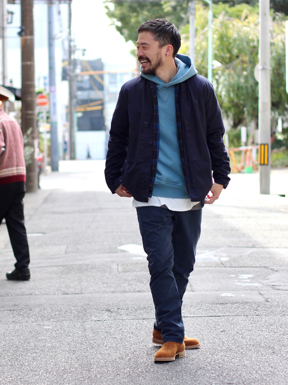 「nonnative、パーカー、パーカーコーデ、ブーツ、レイヤードスタイル、レイヤード、ネイビー、ネイビーコーデ、vendor、vendor nagoya」｜「nonnativeのアイテム（パーカー、ブルー系）」を使った、KEISUKEさん（メンズ・173cm）の秋コーディネートの1枚目の写真