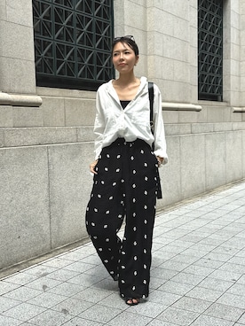 「ulu（ウル）のアイテム（シャツ/ブラウス、ホワイト系）」を使った、maiさん（レディース・165cm）の春コーディネート