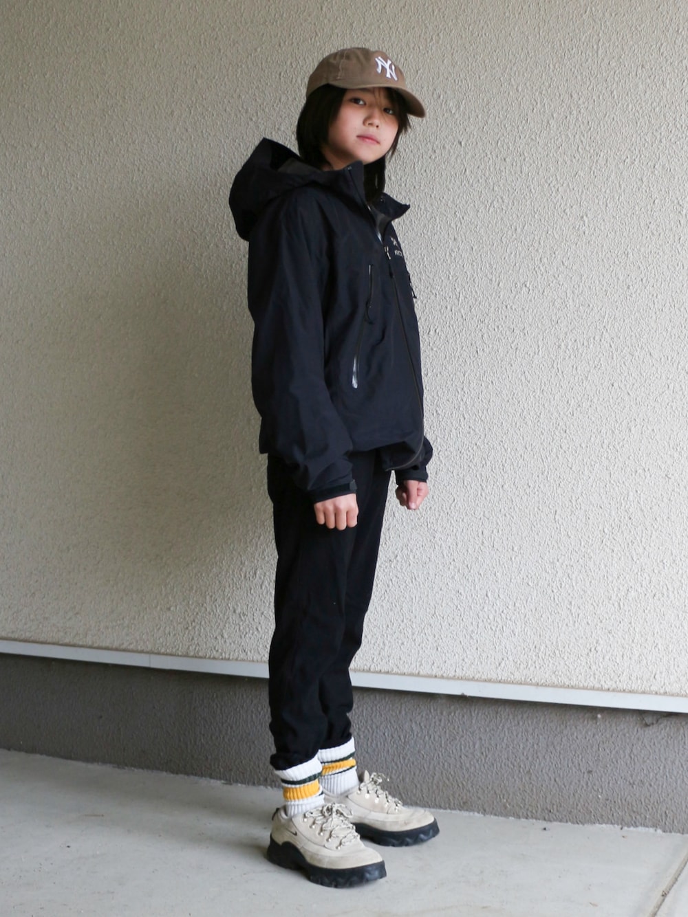 美品【ナイキ】LAHAR LOW 24.5 スニーカー 厚底 トレッキング 黒 Nike】Wmns Lahar Low “Wheat” & “Black”が国内2021年1月8日に
