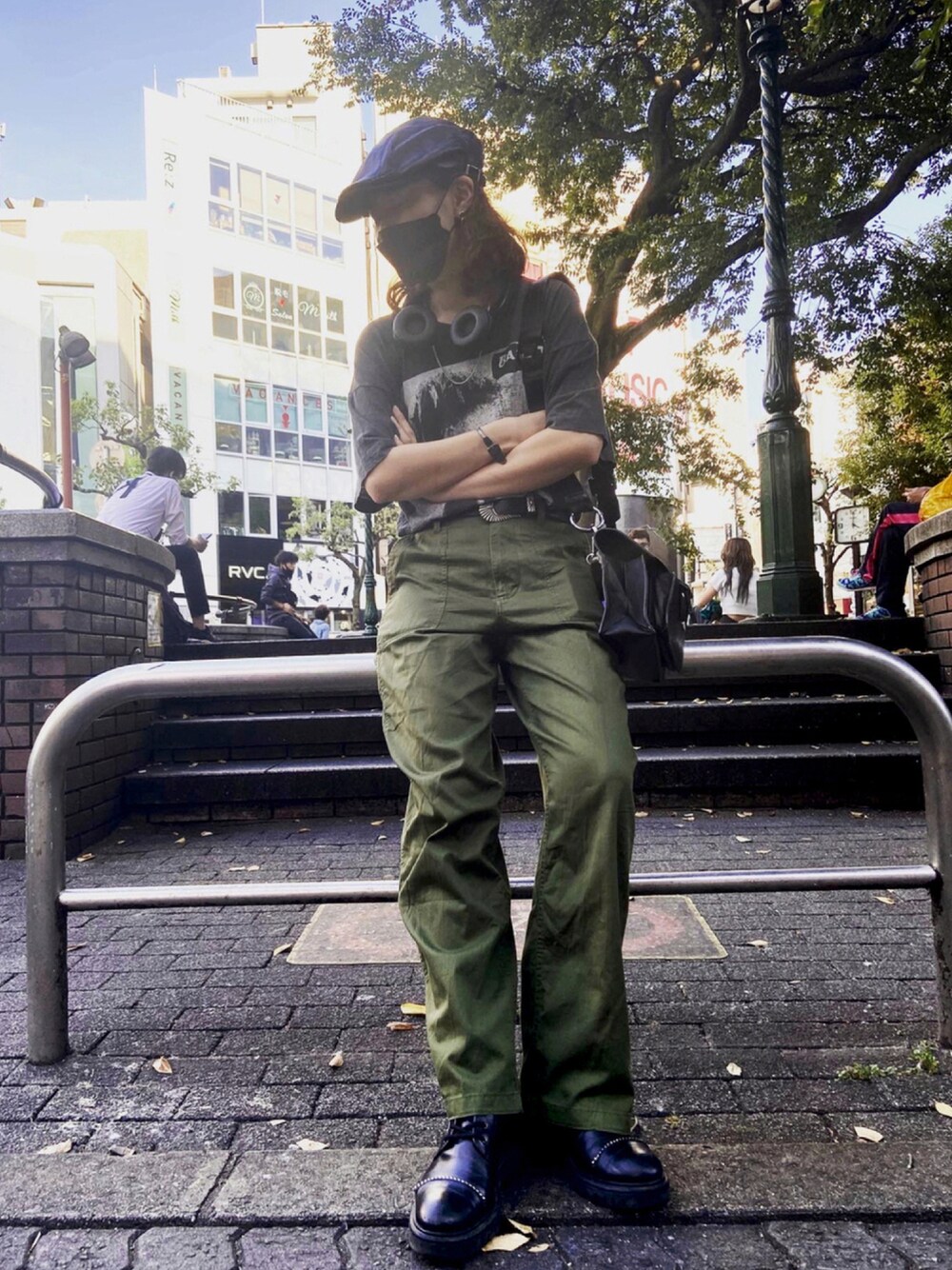 「古着、ブーツ、Diesel、ハンチング、古着MIX、ootd、古着コーデ、秋服準備はじめました、休日コーデ」｜「古着のアイテム（Tシャツ/カットソー、グレー系）」を使った、aynさん（レディース・160cm）の秋コーディネートの1枚目の写真