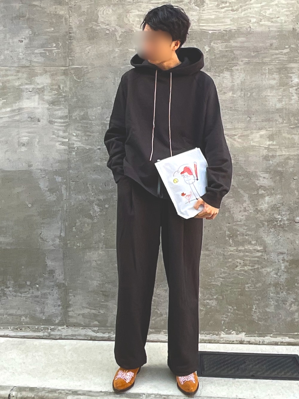 「スウェットパンツ、スウェット、セットアップ、パーカー、裏起毛、ブラウン、寒い、NEEDLES、neonsign、ニードルス、ミュール、あったかい、ネオンサイン、plan c、だから秋服が好き」｜「NEONSIGNのアイテム（パーカー、ブラウン系）」を使った、つくね［相互フォロー］さん（メンズ・178cm）の秋コーディネートの1枚目の写真