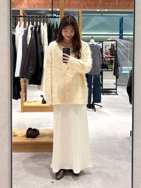 「LOWRYS FARM（ローリーズファーム）のシャギーロングＶカーディガン　595935（カーディガン/ボレロ）」を使った、ゆっぽんさん（レディース・172cm）の秋コーディネート