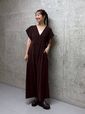 「アイテム（サロペット/オーバーオール、ブラウン系）」を使った、ゆっぽんさん（レディース・172cm）の秋コーディネート