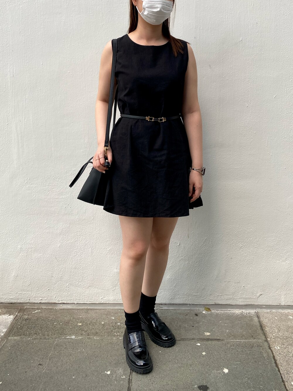 「ootd、夏、通勤穿搭、hkgirl、正式、working style」｜「Legato Largoの【Legato Largo】2WAY フェイクレザー ショルダー バッグ(LG-E1284)(EL)（ショルダーバッグ、ブラック系）」を使った、JTさん（レディース・165cm）の秋コーディネートの1枚目の写真