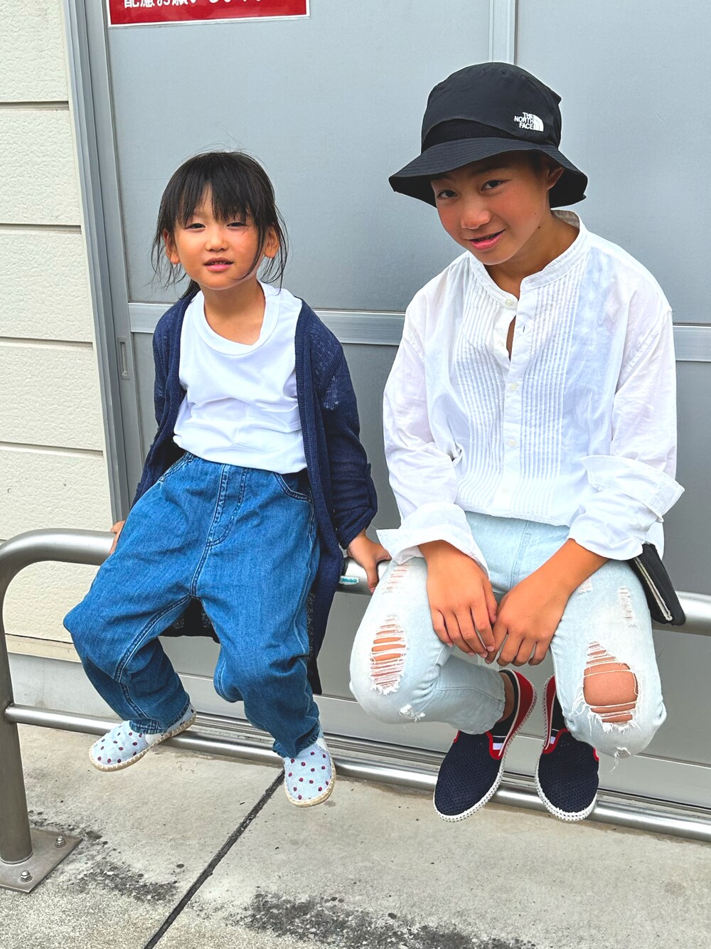 「夏コーデ、お洒落さんとつながりたい、きれいめカジュアル、休日スタイル、白Tシャツ、アツいコーデ全部見せ、おでかけコーデ、シンプル、韓国ファッション、デニムパンツ」｜「UNIQLOのアイテム（Tシャツ/カットソー、ホワイト系）」を使った、𓆏¨̮MAKOTO*𓆏さん（メンズ・170cm）の夏コーディネートの1枚目の写真