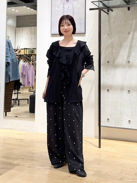 「LEPSIM（レプシィム）のドット刺繍パンツ　646561（その他パンツ、ブラック系）」を使った、kotomiさん（レディース・157cm）の夏コーディネート