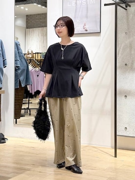 「LEPSIM（レプシィム）のドット刺繍パンツ　646561（その他パンツ、ベージュ系）」を使った、kotomiさん（レディース・157cm）の夏コーディネート