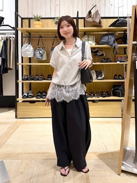 「LEPSIM（レプシィム）の裾ボタンイージーパンツ　639318（その他パンツ、グレー系）」を使った、kotomiさん（レディース・157cm）の春コーディネート