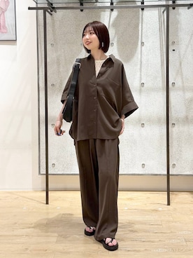 「LEPSIM（レプシィム）の【お気に入り登録数2万突破】【500mlペットボトルも入る】フラップボディバッグ　574895（ショルダーバッグ、ブラック系）」を使った、kotomiさん（レディース・157cm）の春コーディネート