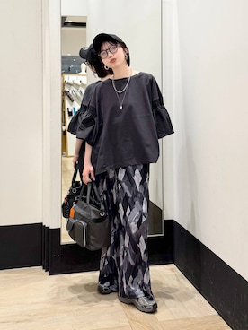 「LEPSIM（レプシィム）の異素材フリルBIGT　242843（Tシャツ/カットソー、ブラック系）」を使った、kotomiさん（レディース・157cm）の春コーディネート