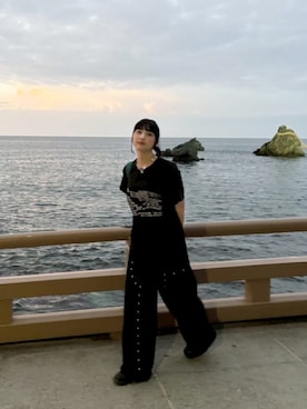 「FEKETE（フェケテ）のLETTERING TEE / レタリンググラフィックTシャツ（Tシャツ/カットソー）」を使った、ミカさん（レディース・157cm・20代）の夏コーディネート