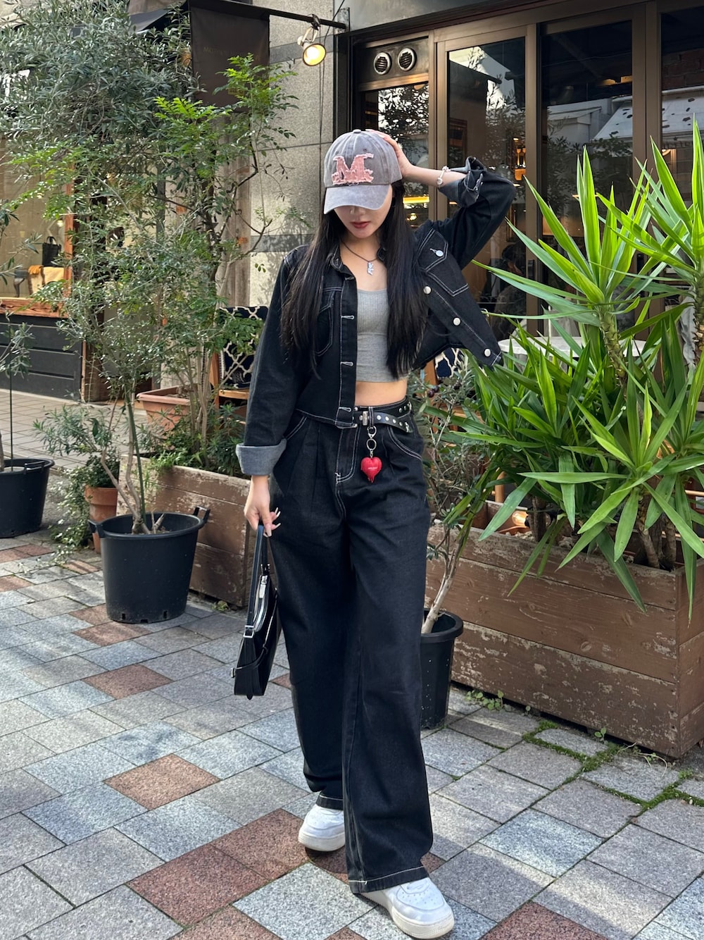 【服の悩みゼロ】これ1つで3スタイル完成！海外風コーデセット NIKE NIKEのアイテムを使った「デニムセットアップ」のレディース人気