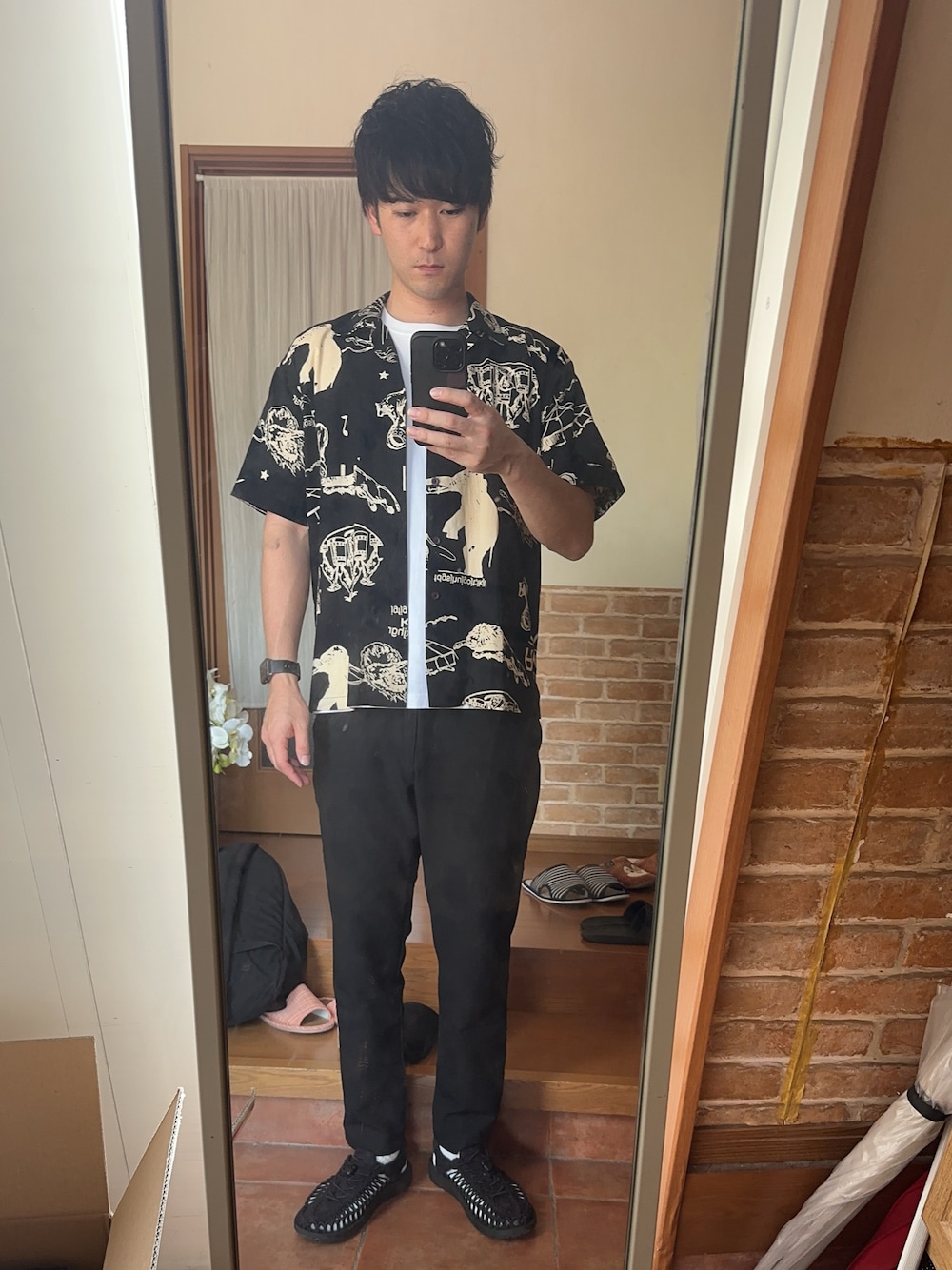 「temptationのアイテム（シャツ/ブラウス、ブラック系）」を使った、ryuさん（メンズ・181cm）の夏コーディネートの1枚目の写真
