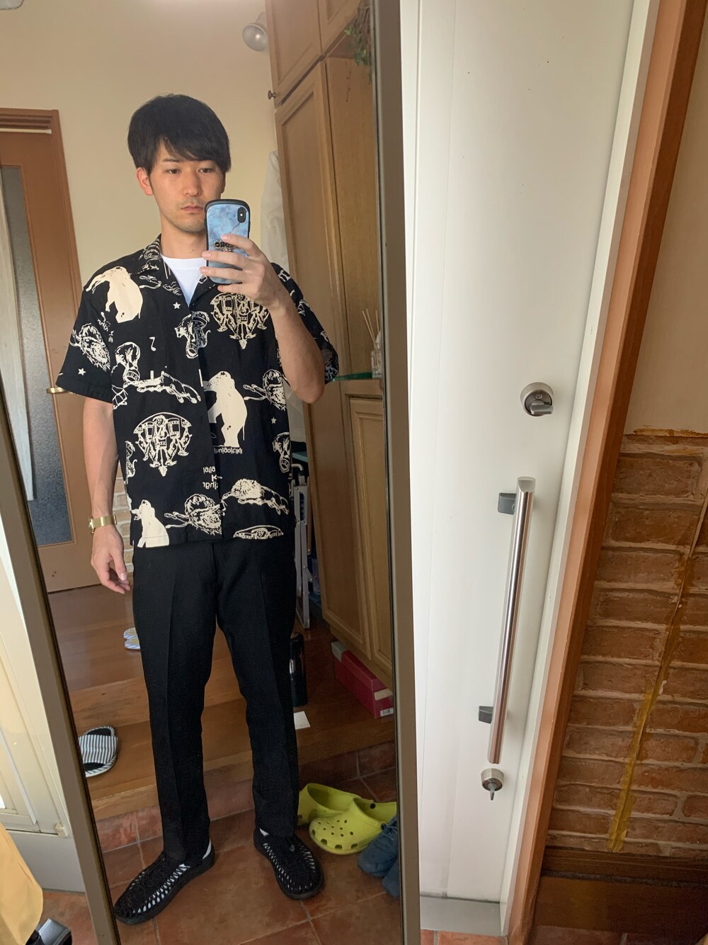 「KEENのKEEN  / キーン : UNEEK #（サンダル、ブラック系）」を使った、ryuさん（メンズ・181cm）の秋コーディネートの1枚目の写真