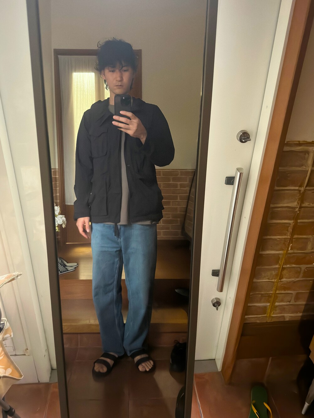 「UNIQLOのワイドフィットジーンズ  Blue 32[81.5cm]（デニムパンツ、ブルー系）」を使った、ryuさん（メンズ・181cm）の秋コーディネートの1枚目の写真