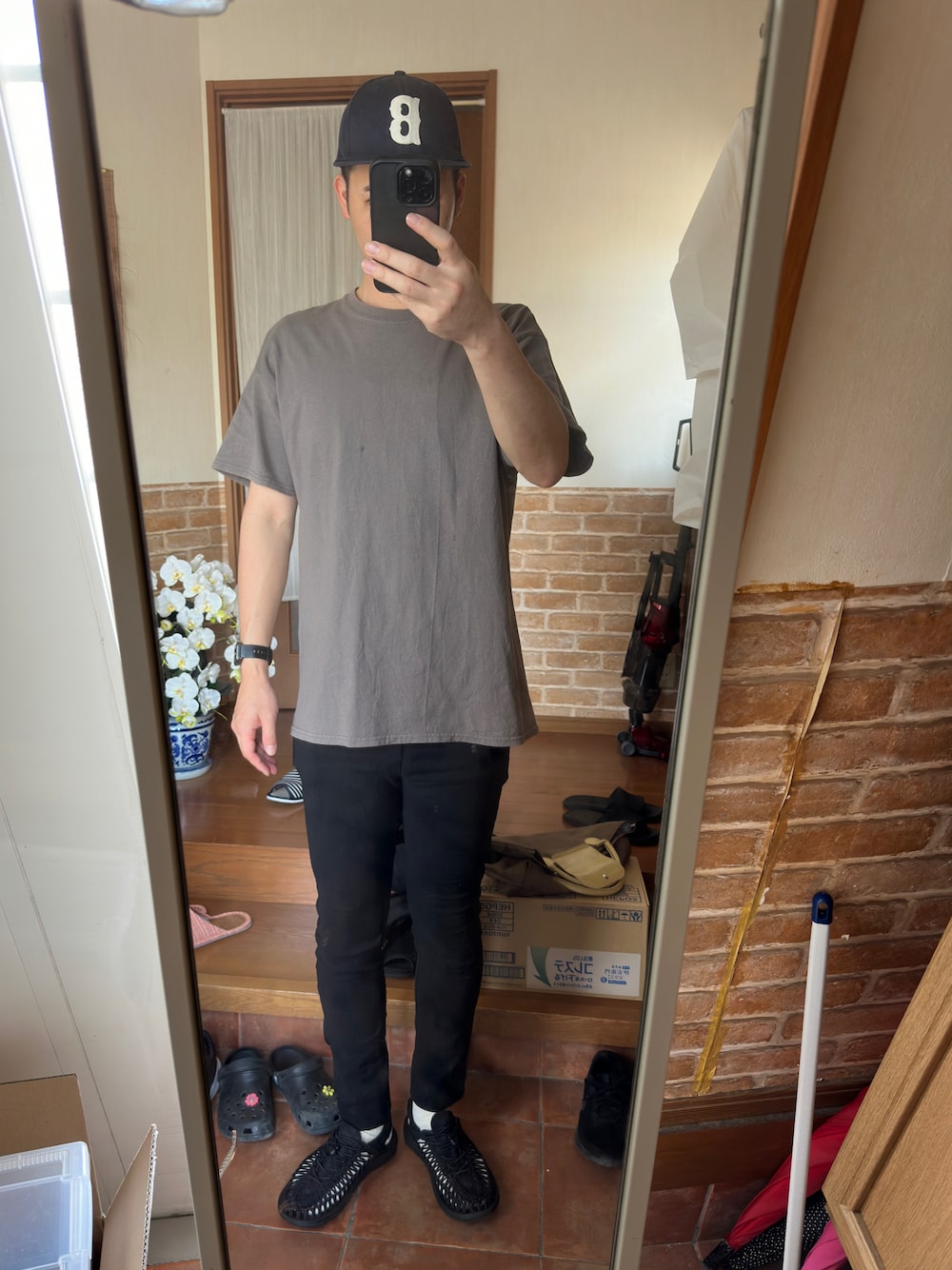 「GILDANのギルダン ビッグシルエット USAオーバーサイズ 1/2スリーブTシャツ（Tシャツ/カットソー、グレー系）」を使った、ryuさん（メンズ・181cm）の春コーディネートの1枚目の写真