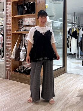 「LOWRYS FARM（ローリーズファーム）のレースサテンキャミ 1049036（キャミソール、ブラック系）」を使った、meme さん（レディース・157cm）の夏コーディネート