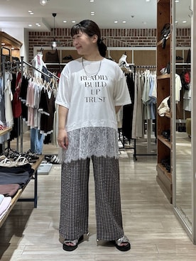 「LOWRYS FARM（ローリーズファーム）のカンドウフィットグルカサンダル 638120（サンダル、シルバー系）」を使った、meme さん（レディース・157cm）の夏コーディネート