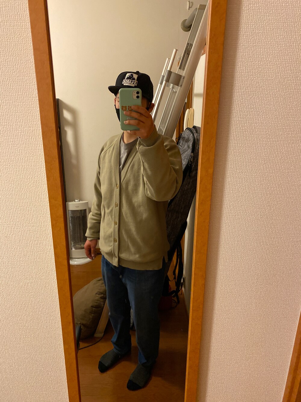 「#春コーデ」｜「UNIQLOのアイテム（デニムパンツ、ブルー系）」を使った、SHOGIさん（メンズ・180cm）の春コーディネートの1枚目の写真