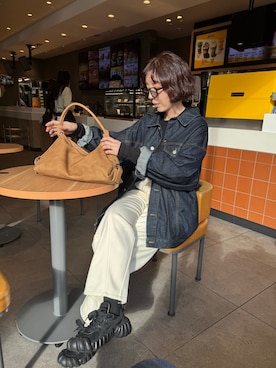 「アイテム（スウェットパンツ）」を使った、MISATO さん（レディース・161cm）の秋コーディネート