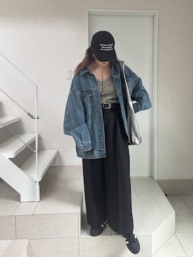 「アイテム（デニムジャケット）」を使った、MISATO さん（レディース・161cm）の秋コーディネート