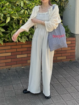 「シャーリング」｜「アイテム（オールインワン・サロペット）」を使った、MISATO さん（レディース・161cm）の春コーディネート