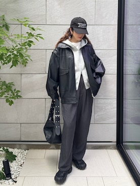 「アイテム（ライダースジャケット）」を使った、MISATO さん（レディース・161cm）の秋コーディネート