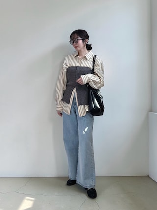 「un/neu(アンノイ)のアウトポケットドロストハンドルバッグ / A4サイズ、14インチPC対応(ショルダーバッグ)」を使った、MISATO さん(レディース・161cm)の春コーディネート