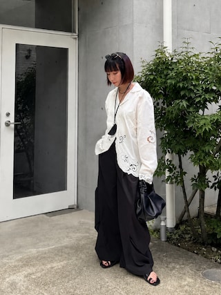 「anuke(アンヌーク)のCutwork Opencollar Shirts(シャツ/ブラウス)」を使った、MISATO さん(レディース・161cm)の夏コーディネート