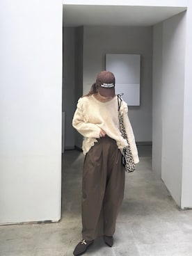 「アイテム（キャップ）」を使った、MISATO さん（レディース・161cm）の秋コーディネート