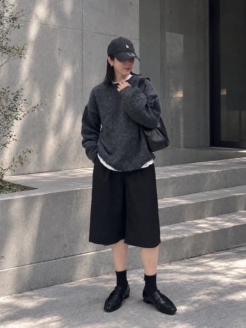 「 hellam(へラム)のTRツイルタックハーフパンツ(スラックス)」を使った、MISATO さん(レディース・161cm)の秋コーディネート