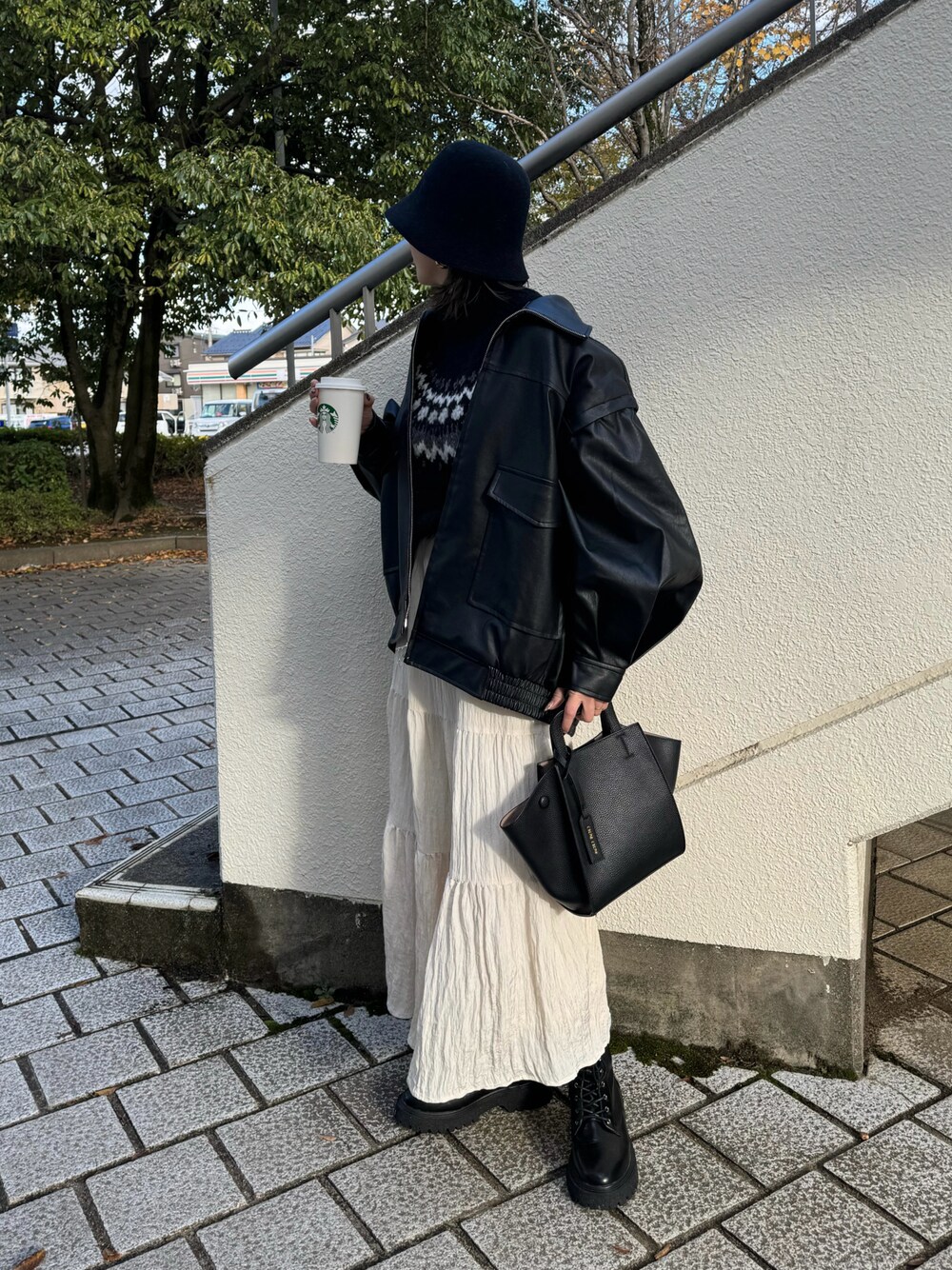 ❇️Sandroサンドロ25早秋新作ニット2点セットアップ まだまだ暑いけれど。。。 新作セットアップニットに袖を通して