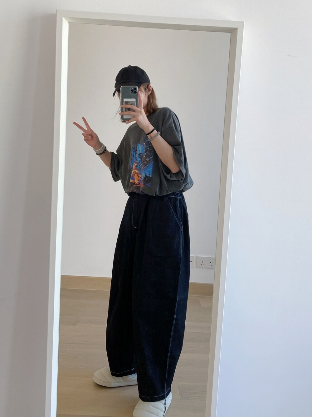「ootd」｜「tingselectのアイテム（パンツ、その他）」を使った、c_.htさん（レディース・165cm）の春コーディネートの1枚目の写真