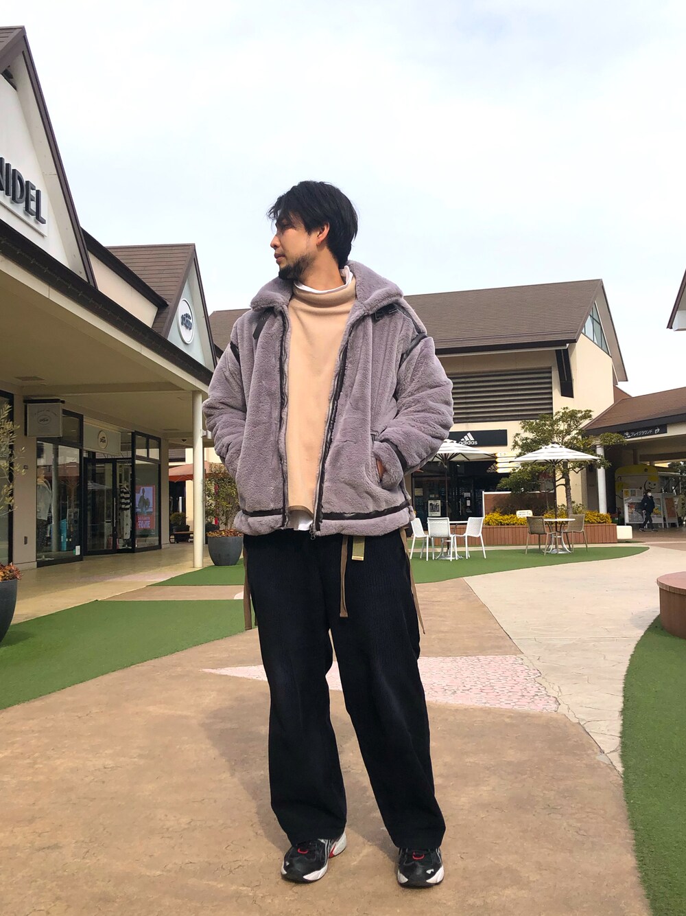 「b3ジャケット、ファー、フェイクファー、オ－バ－サイズ、B3、冬アウター、グレー」｜「ATELANEのアイテム（ジャケット/アウター、グレー系）」を使った、ツネマツさん（メンズ・187cm）の冬コーディネートの1枚目の写真