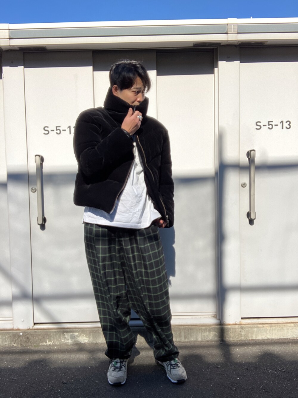「Danke schon、ダンケシェーン、秋コーデ、冬コーデ、秋冬コーデ、OUTLET、ブラック、シンサレート」｜「DANKE SCHONの[LAB限定] Danke Schon/ダンケシェーン/ＰＬＤＳ　ベルベット　シーサレートブルゾン（ダウンジャケット/コート、ブラック系）」を使った、ツネマツさん（メンズ・187cm）の秋コーディネートの1枚目の写真