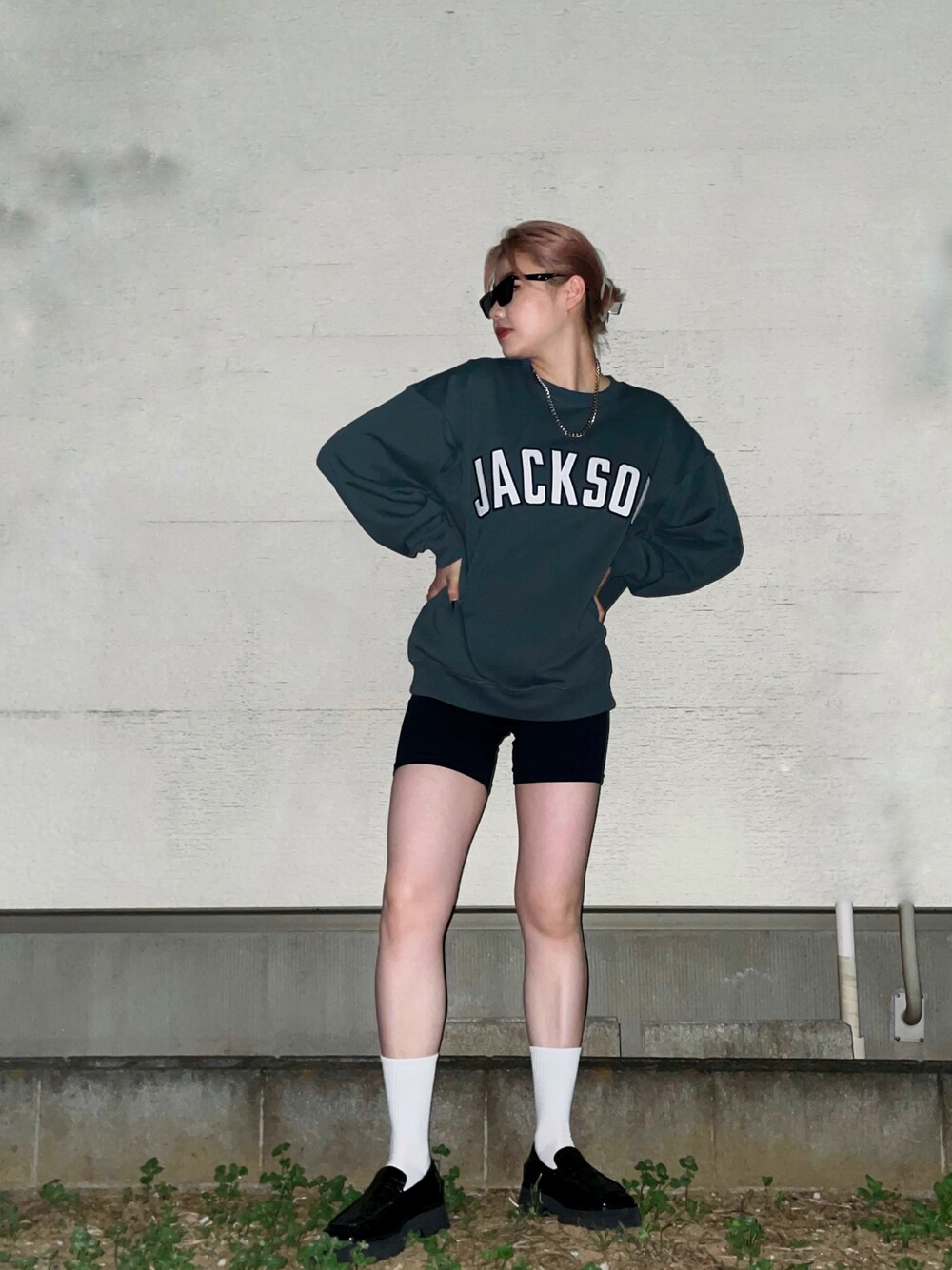 「秋服、今日のコーデ、おしゃれさんと繋がりたい、休日スタイル」｜「Hollisterのアイテム（その他パンツ、ブラック系）」を使った、RIKOさん（レディース・168cm）の秋コーディネートの1枚目の写真