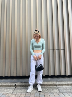 「FIG&VIPER（フィグアンドバイパー）のアイテム（パンツ）」を使った、RIKOさん（レディース・168cm）の春コーディネート