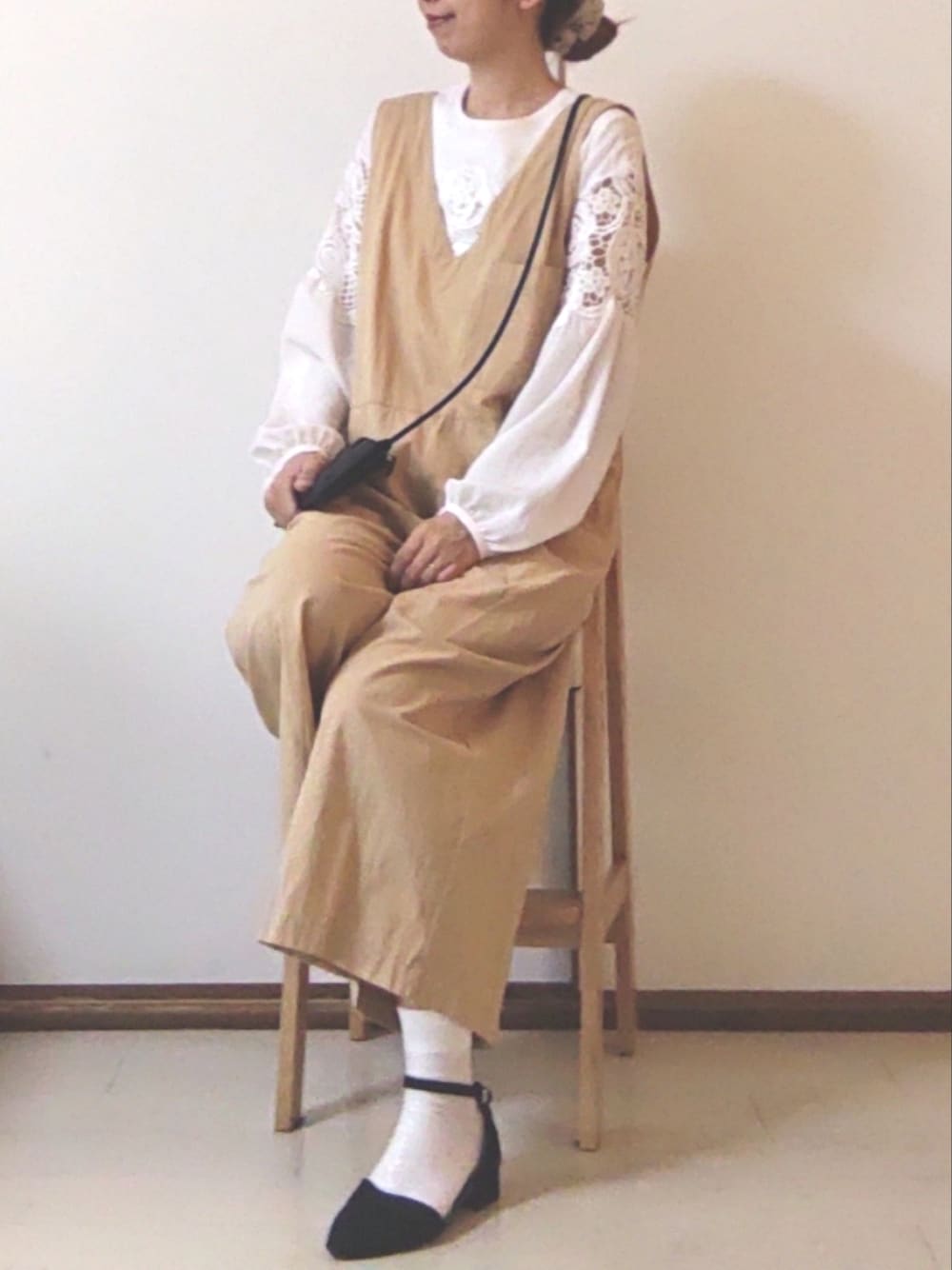 「休日スタイル、古着、古着MIX、シンプル、きれいめカジュアル、リラックススタイル、休日コーデ、着回しコーデ、プチプラコーデ、大人コーデ、ホワイト、シンプルコーデ、カジュアル、春コーデ、春服デビュー宣言」｜「tutuannaのアイテム（ソックス/靴下、ホワイト系）」を使った、りり🌷さん（レディース・160cm）の春コーディネートの1枚目の写真