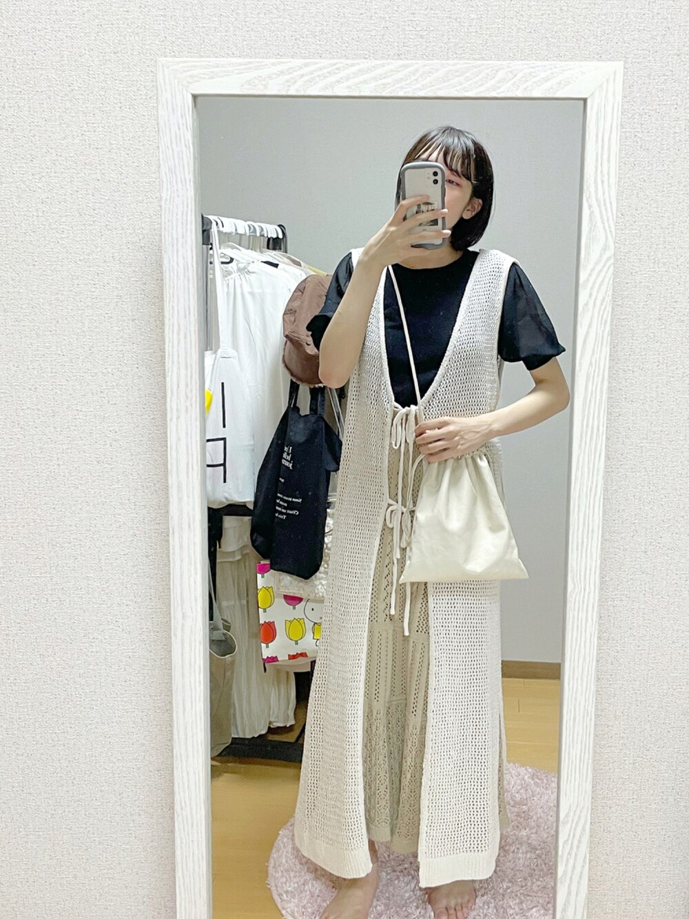 「夏、シンプルコーデ、カジュアル、ジレ、ベスト、レイヤードスタイル、パフスリーブ、ボリューム袖、ニットスカート、マーメイドスカート」｜「Honeysの袖異素材ニットトップス（ニット/セーター、ブラック系）」を使った、ayu  さん（レディース・162cm）の夏コーディネートの1枚目の写真
